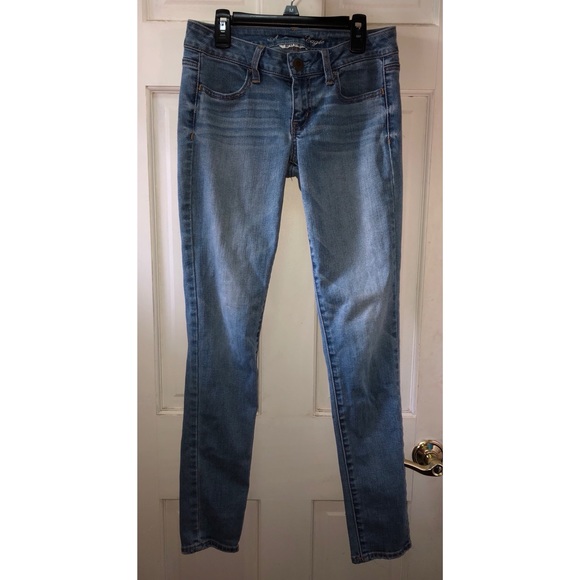 Rose Appliqué Jeans 🌷 - Picture 3 of 7